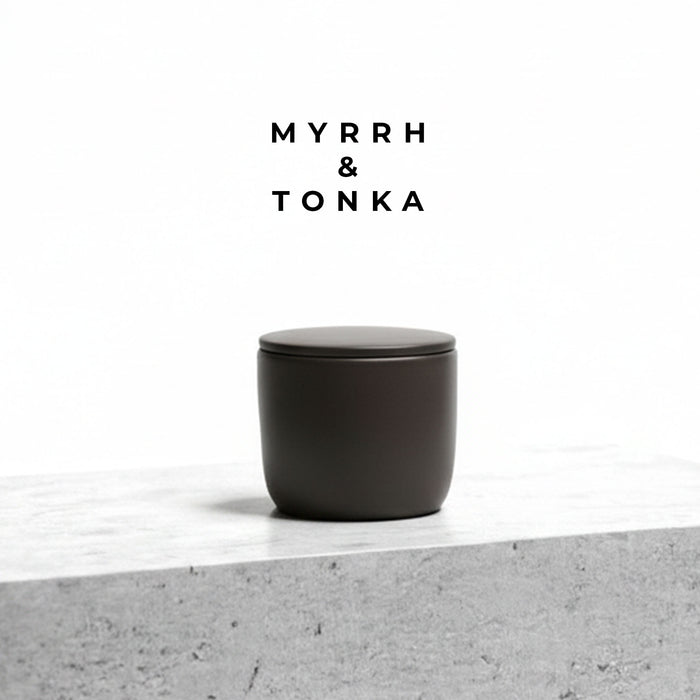 Vela aromática ZENUM Myrrh & Tonka, perfil dulce y resinoso